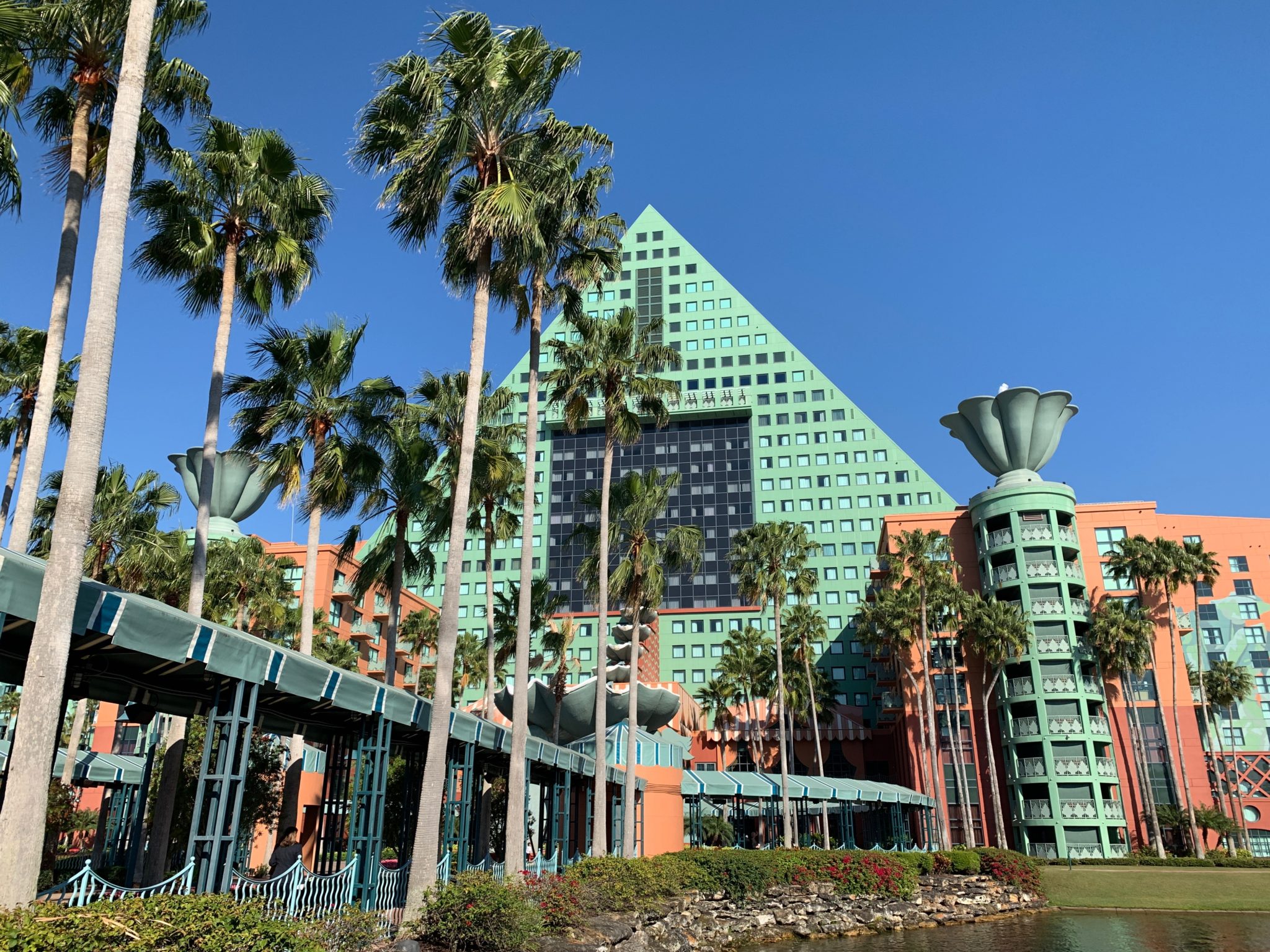 Review: Walt Disney World Dolphin Hotel (Orlando, Florida) - Flying ...