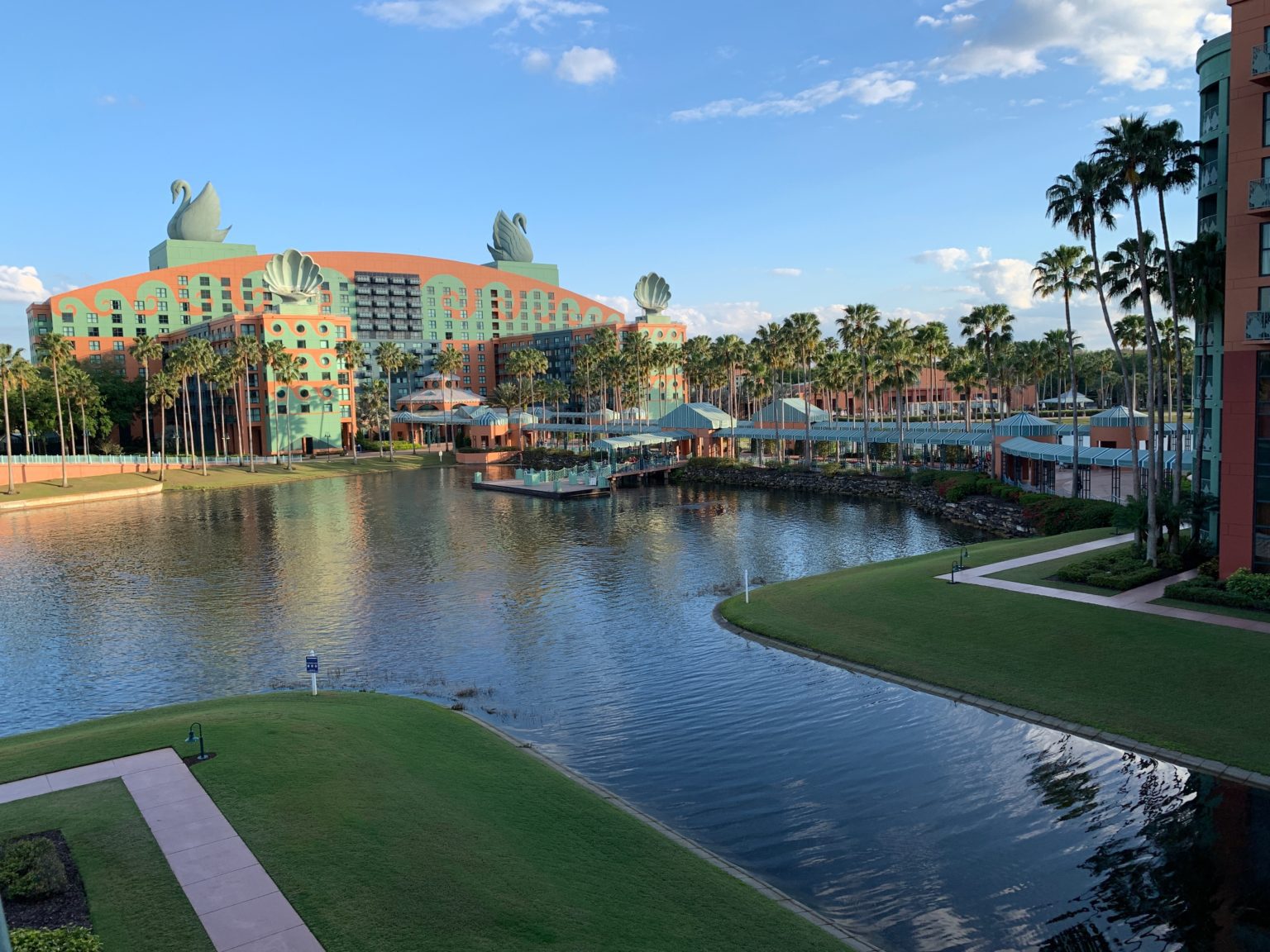 Review: Walt Disney World Dolphin Hotel (Orlando, Florida) - Flying ...